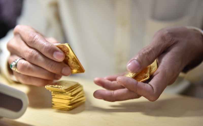 Giá vàng bật tăng mạnh vì tin ‘Mỹ sẵn sàng tấn công Iran’