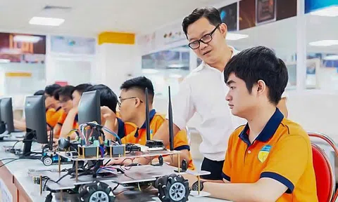 Kiếm tiền rủng rỉnh nhờ… AI