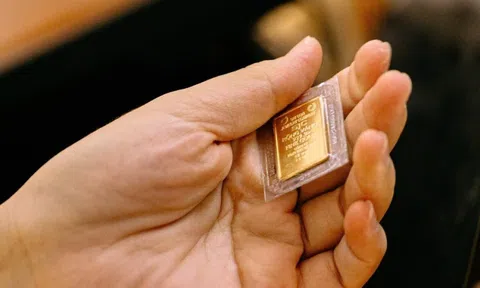 Giá vàng miếng SJC chạm mốc 140,6 triệu đồng/lượng