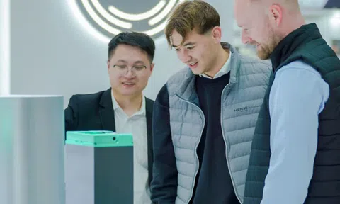 Ampace giới thiệu những đột phá trong lĩnh vực xe máy điện và giải pháp hoán đổi pin tại EICMA