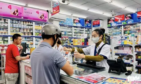 Gánh 68% doanh thu cho công ty mẹ, Long Châu đang cạnh tranh bằng cách nào?