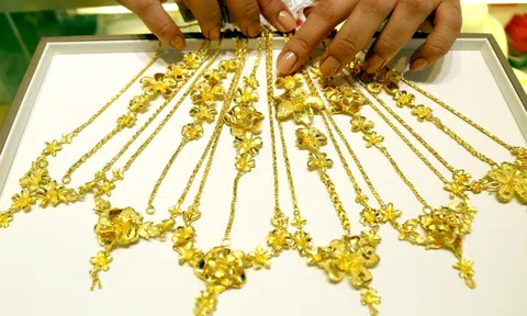 Sáng nay giá vàng trong nước giảm 5,1 triệu đồng/lượng