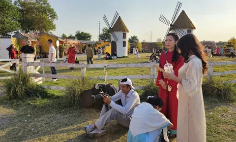 Dịch vụ chụp ảnh Tết đón khách từ mờ sáng