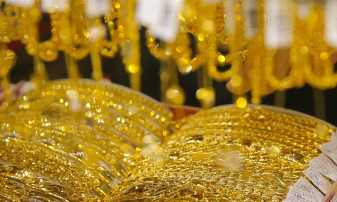 Giá vàng hôm nay 8-2: Đồng loạt dự báo tăng