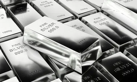 Giá bạc hôm nay 13/2: Bạc thế giới lao dốc, bạc Phú Quý và Ancarat cũng giảm mạnh