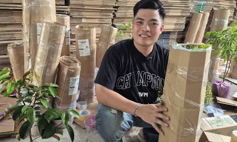 Tết chủ shop đi chơi, đơn hàng vẫn "nổ" ầm ầm