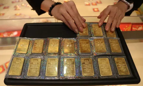 Mỹ để ngỏ khả năng dùng vũ lực với Iran, giá vàng bật tăng