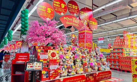 Chợ Tết không 'sốt giá', siêu thị giữ nhịp đầu năm