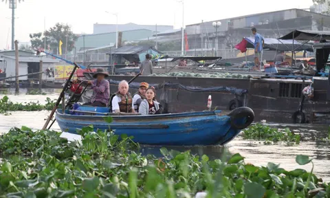 Chính cách kinh doanh và quản lý đang 'nhấn chìm' chợ nổi Cái Răng?