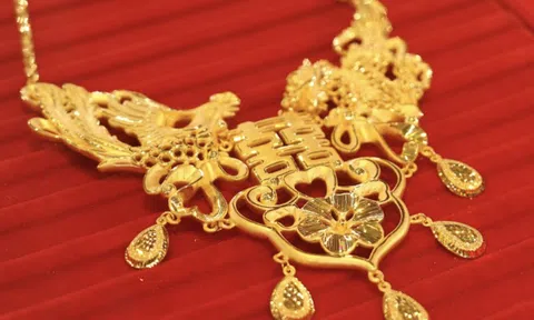 Tối 24-2, giá vàng "quay xe" rớt mạnh