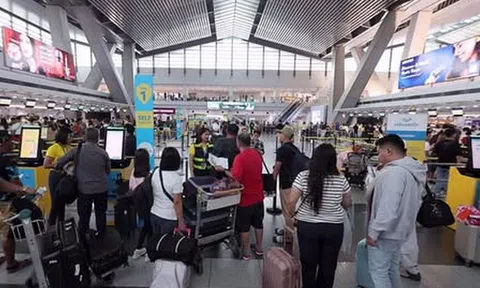 Du lịch, hàng không chủ động ứng phó