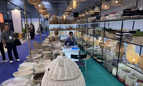 Chia sẻ của Chủ tịch UBND TPHCM khi dự khai mạc Hội chợ xuất khẩu đồ gỗ và nội thất