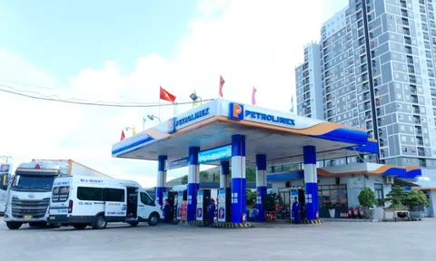 Sản lượng bán tăng đột biến, Petrolimex Gia Lai dừng bán xăng dầu qua can, phuy