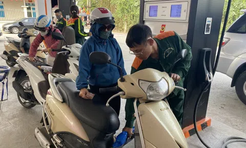 Bộ Công Thương: Khẩn trương xây dựng kế hoạch nhập khẩu xăng dầu cho tháng 4-2026