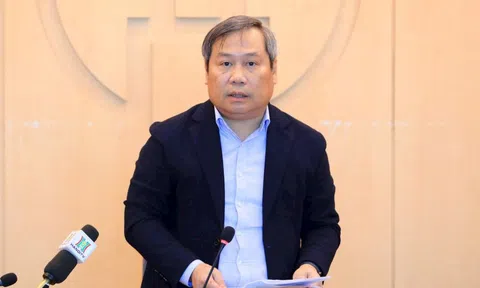 Chủ tịch Hà Nội họp về tình hình nguồn cung xăng dầu, mong người dân bình tĩnh