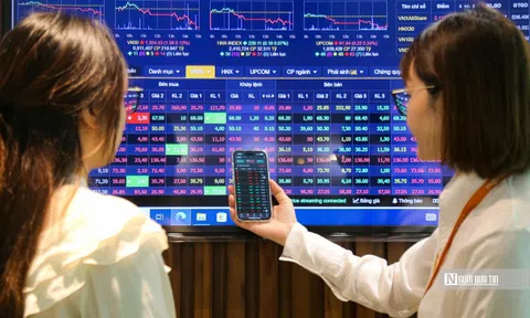 VN-Index hướng tới vùng 1.740-1.750 điểm, khuyến nghị thận trọng trước áp lực chốt lời