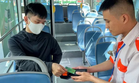Thí điểm không in vé giấy trên 16 tuyến xe buýt, hành khách đi lại thế nào?