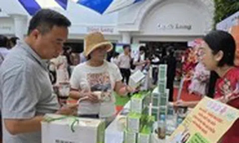 Quảng Trị 'trải thảm đỏ' hút đầu tư: Cam kết cơ chế một cửa, mở lối cho 4 trụ cột bứt phá