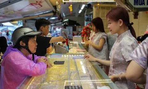 Bảo Tín Minh Châu, SJC, PNJ đồng loạt giảm mạnh giá vàng miếng và vàng nhẫn trơn