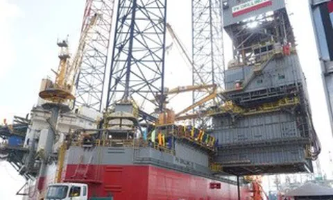 Cận cảnh "siêu giàn khoan" hiện đại nhất PV Drilling vừa được đặt tên tại TPHCM
