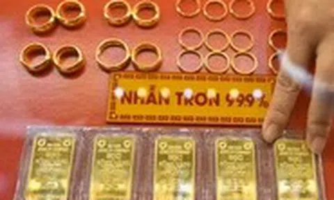 Giá vàng miếng SJC cao hơn giá vàng thế giới đến 30 triệu đồng/lượng cả tuần qua