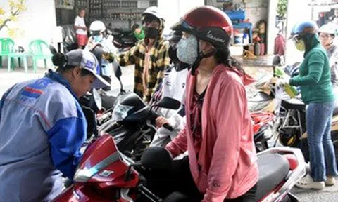 Ngân sách có thể tạm ứng bù cho giá xăng dầu từ 4.000 - 5.000 đồng mỗi lít