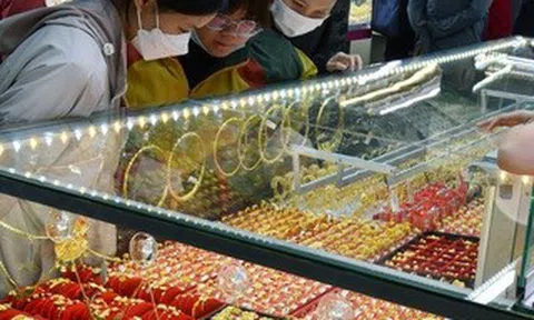 Sáng 3-4, giá vàng nhẫn trơn tại Bảo Tín Minh Châu, Bảo Tín Mạnh Hải thấp hơn vàng miếng SJC