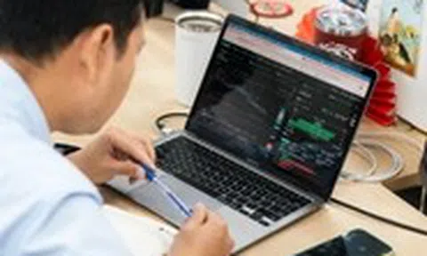 Chứng khoán 9-4: Thị trường bùng nổ, nhà đầu tư đang giữ 100% tiền mặt nên làm gì?