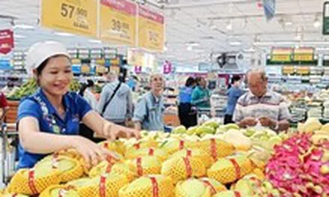 Siêu thị ưu đãi lớn nhiều mặt hàng thiết yếu