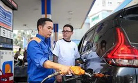 Đồng loạt giảm các mặt hàng dầu, diesel giảm gần 2.000 đồng/lít