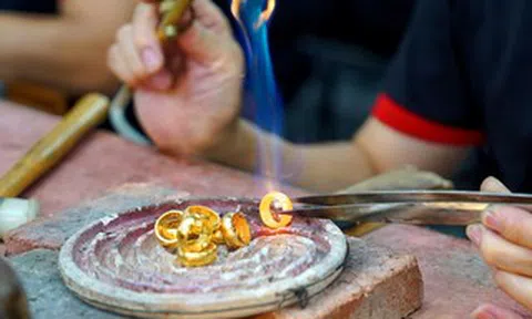 Băn khoăn với đề xuất vay vàng trong dân