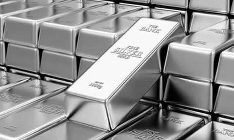 Giá bạc hôm nay (23/4): Giá bạc trong nước và thế giới đồng loạt lao dốc