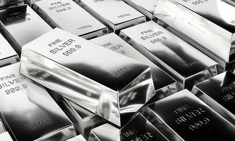 Giá bạc hôm nay (27/4): Đầu tuần, giá bạc trong nước và thế giới đồng loạt lao dốc