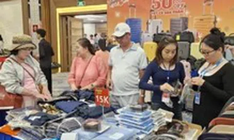 'Đại tiệc' hàng hiệu giảm giá đến 80% tại Cần Thơ