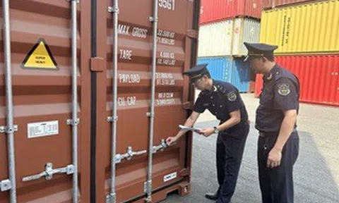 Nhập khẩu đá quý, kim loại quý qua các cảng ở TPHCM tăng đột biến
