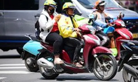 Nhiều hãng xe công nghệ tăng giá cước, phí