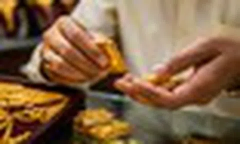Nền kinh tế 3.700 tỷ USD kêu gọi dân 'nhịn' mua vàng, làm việc tại nhà