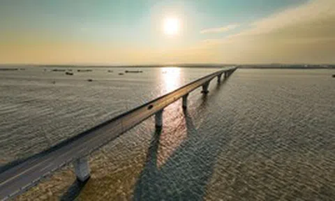 Việt Nam sở hữu "đường hầm bí ẩn" dài 4,5km hình thành từ 88 khoang đúc sẵn nằm trong lòng cầu vượt biển dài bậc nhất Đông Nam Á: Công nghệ lắp ghép quy mô lớn lần đầu được áp dụng