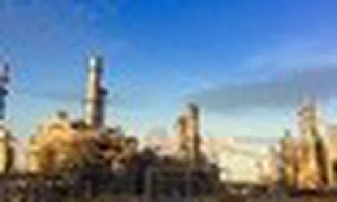 Không cần đi qua eo biển Hormuz, gần 1 triệu thùng dầu thô vừa di chuyển thẳng đến Việt Nam, không phải từ Nga hay Trung Quốc