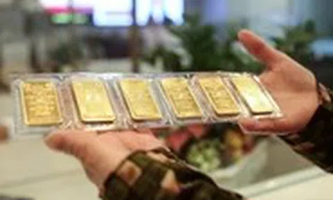 Giá vàng bạc dao động mạnh