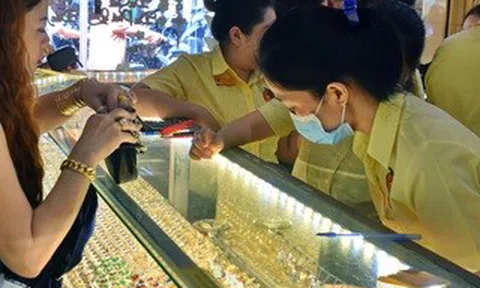 Giá vàng hôm nay 23-5: Bất ngờ đảo chiều giảm mạnh