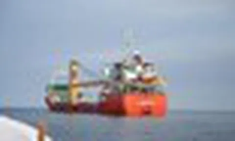 Iran: Lưu lượng tàu thuyền qua Hormuz có thể trở lại mức trước chiến sự