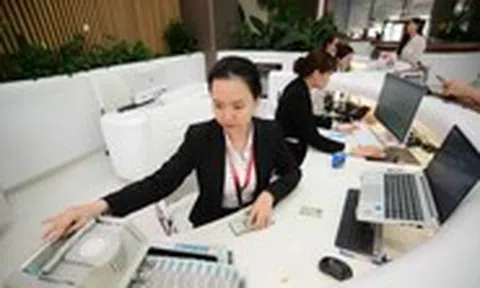 Vì sao nhà đầu tư chứng khoán theo dõi sát lãi suất liên ngân hàng?