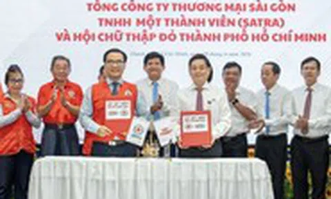Khi 'ông lớn' bán lẻ SATRA bắt tay với Hội Chữ thập đỏ TP.HCM