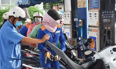 Đề xuất tiếp tục giảm thuế xăng dầu đến hết tháng 9