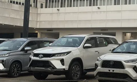 Thị trường TP.HCM ngày 27-6: Xe cũ giảm hàng chục triệu; chôm chôm, sầu riêng vào mùa kéo giá giảm
