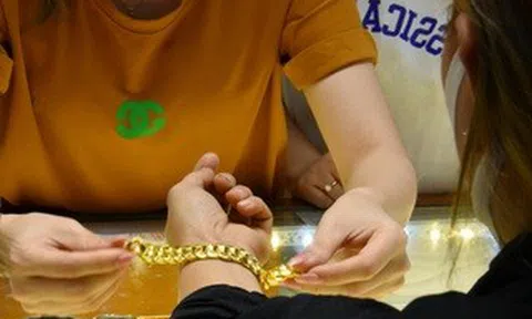 Giá vàng hôm nay 26-6: Bật tăng trở lại
