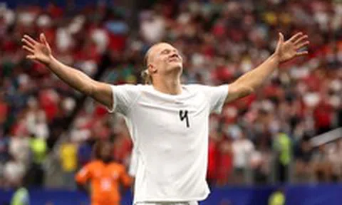 Haaland khiêm tốn, CĐV Brazil nói: 'Đừng hòng đánh lừa chúng tôi'