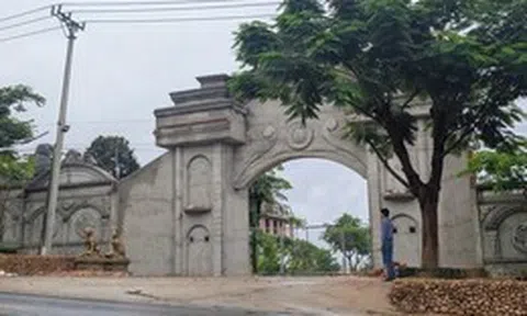 Vụ lấn chiếm quốc lộ 25: Công trình vi phạm vẫn 'vững như bàn thạch'