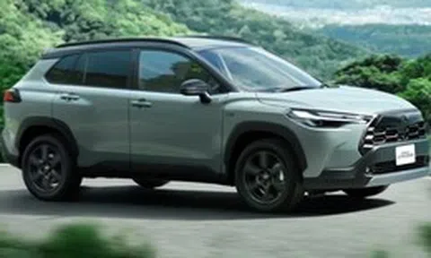 Toyota Corolla Cross bổ sung bản mới, có camera nhìn xuyên gầm